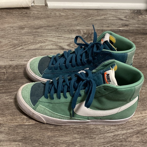 Nike Men's Blazer '77 Vintage Mid 'Healing Jade' Sneakers - Picture 2 of 12